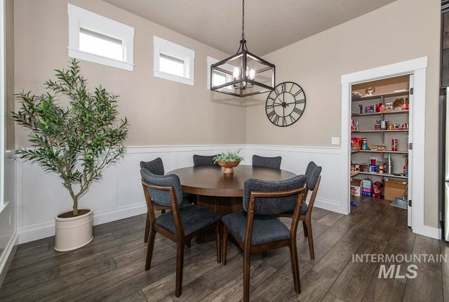 2391 S Kren Ave, Nampa, ID 83686
