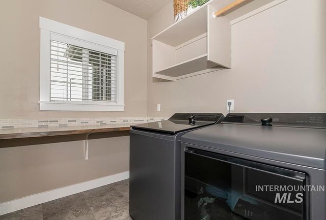 2391 S Kren Ave, Nampa, ID 83686