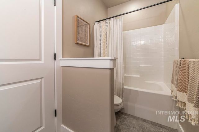 2391 S Kren Ave, Nampa, ID 83686