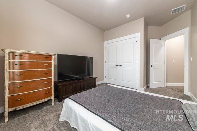 2391 S Kren Ave, Nampa, ID 83686