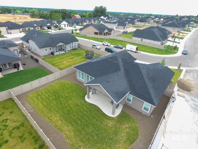 2391 S Kren Ave, Nampa, ID 83686
