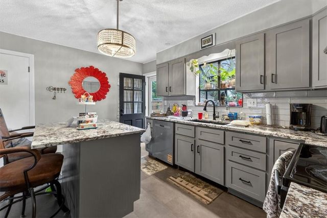 9504 Bennington Avenue, Kansas City, MO 64134
