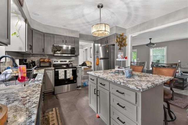 9504 Bennington Avenue, Kansas City, MO 64134