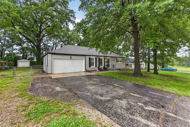 9504 Bennington Avenue, Kansas City, MO 64134