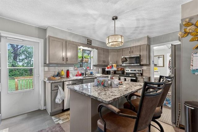 9504 Bennington Avenue, Kansas City, MO 64134