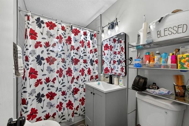9504 Bennington Avenue, Kansas City, MO 64134