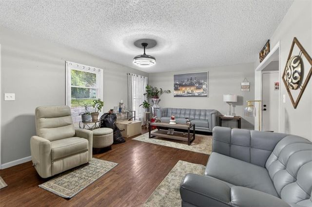 9504 Bennington Avenue, Kansas City, MO 64134