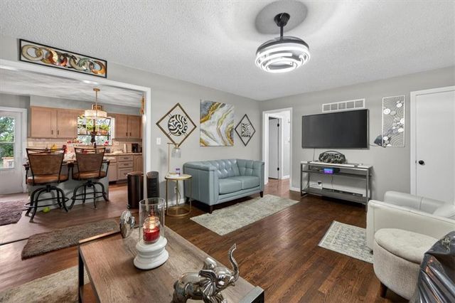 9504 Bennington Avenue, Kansas City, MO 64134