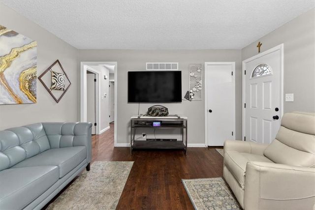 9504 Bennington Avenue, Kansas City, MO 64134