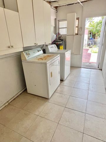 6129 Funston Street, Hollywood, FL 33023