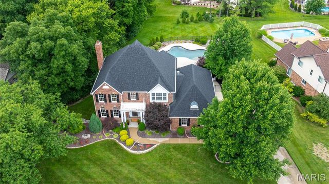 111 Bogey Estates Drive, St Charles, MO 63303