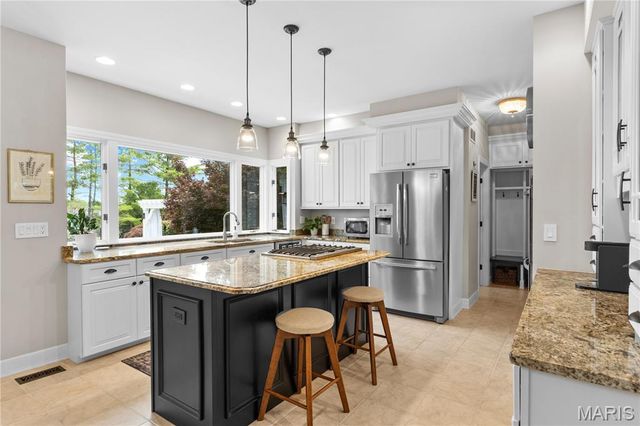 111 Bogey Estates Drive, St Charles, MO 63303