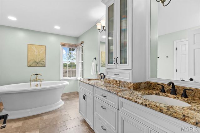 111 Bogey Estates Drive, St Charles, MO 63303