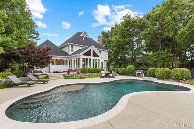 111 Bogey Estates Drive, St Charles, MO 63303