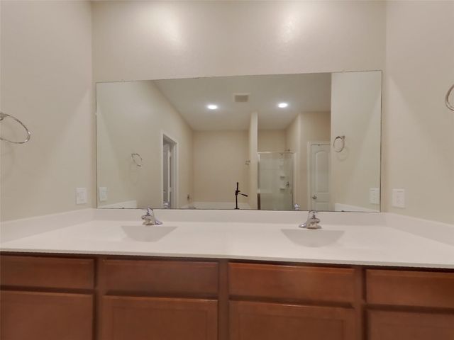 100 Comanche Plains Drive, La Marque, TX 77568