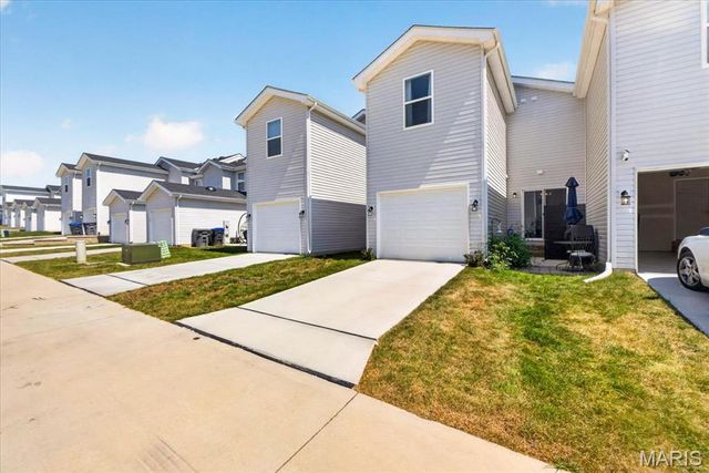 427 Sunset Hollow Drive, Wentzville, MO 63385