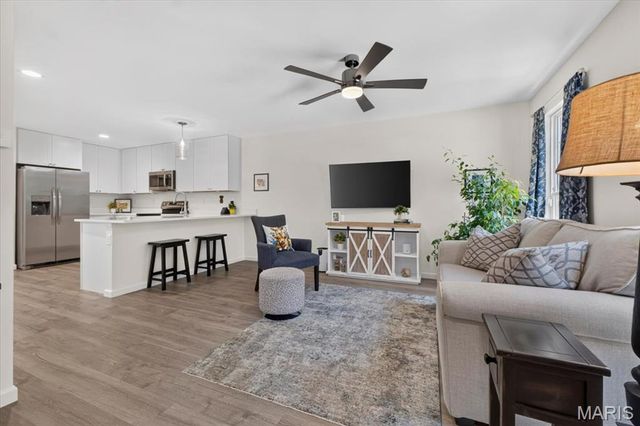 427 Sunset Hollow Drive, Wentzville, MO 63385