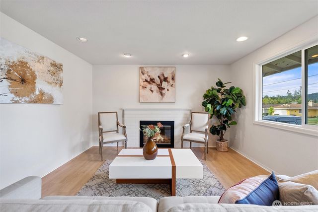 1119 Shelton Avenue NE, Renton, WA 98056