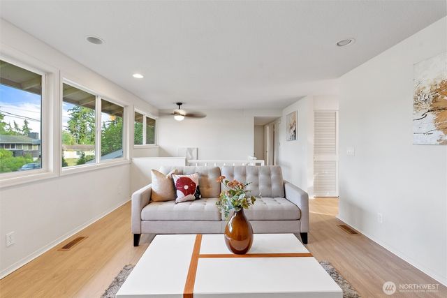 1119 Shelton Avenue NE, Renton, WA 98056