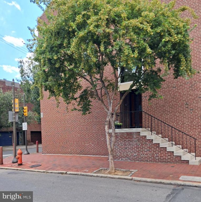 430 S 5TH ST S, Philadelphia, PA 19147