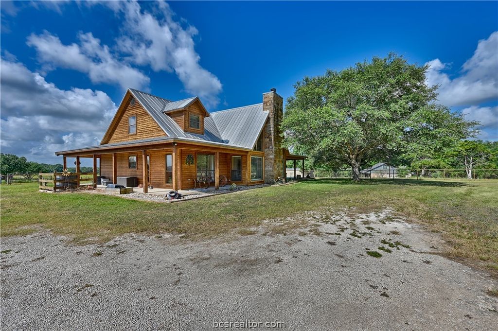 3090 Old Navasota, Brenham, TX 77833 — exterior