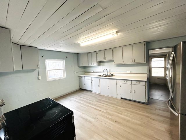 606 W 450 S, Shelbyville, IN 46176