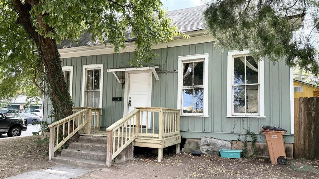 1113 E 2nd ST A, Austin, TX 78702