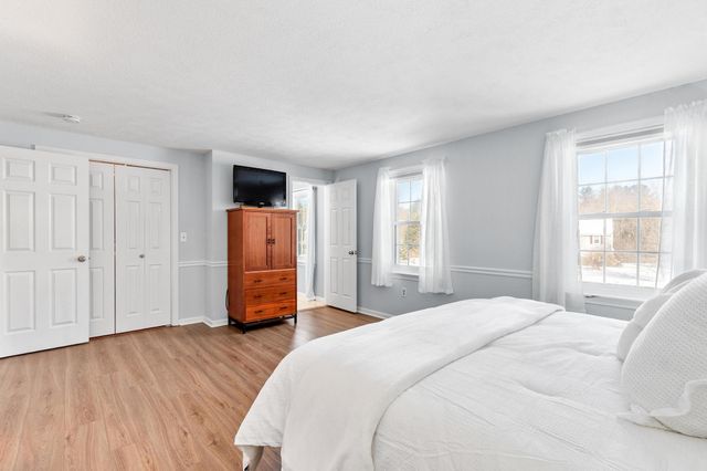 3 COPPERFIELD Lane, Londonderry, NH 03053