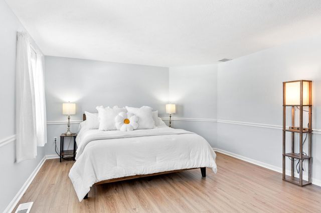 3 COPPERFIELD Lane, Londonderry, NH 03053