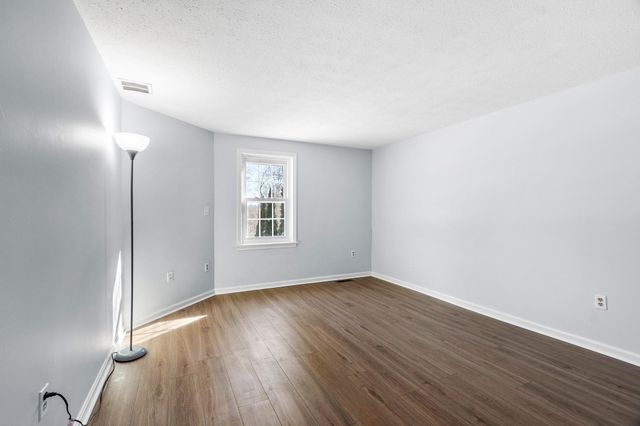 3 COPPERFIELD Lane, Londonderry, NH 03053