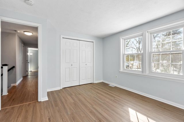 3 COPPERFIELD Lane, Londonderry, NH 03053