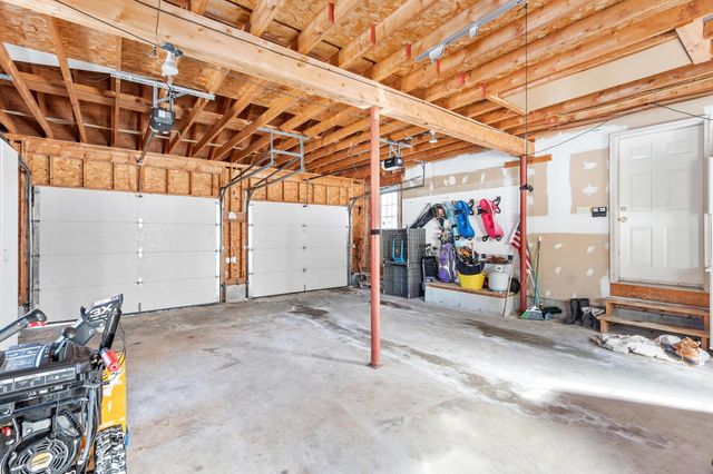 3 COPPERFIELD Lane, Londonderry, NH 03053