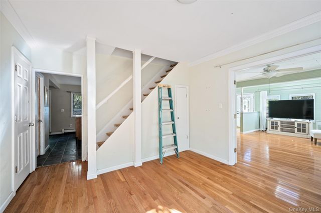 9 Watson, East Islip, NY 11730