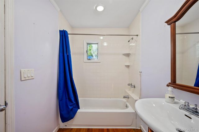 9 Watson, East Islip, NY 11730