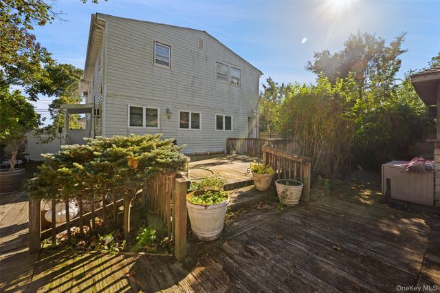 9 Watson, East Islip, NY 11730