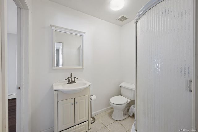 9 Watson, East Islip, NY 11730