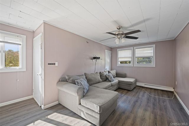9 Watson, East Islip, NY 11730