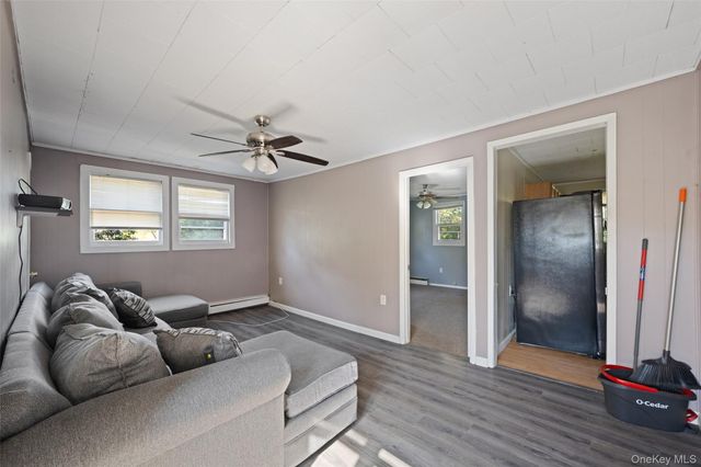 9 Watson, East Islip, NY 11730