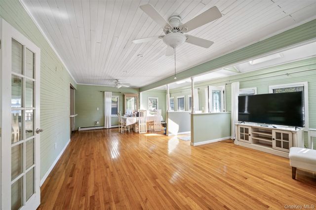 9 Watson, East Islip, NY 11730