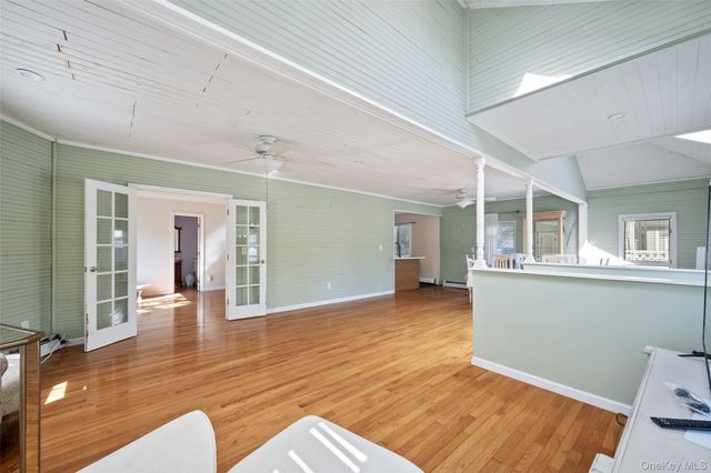 9 Watson, East Islip, NY 11730