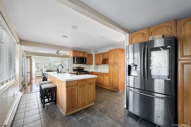 9 Watson, East Islip, NY 11730