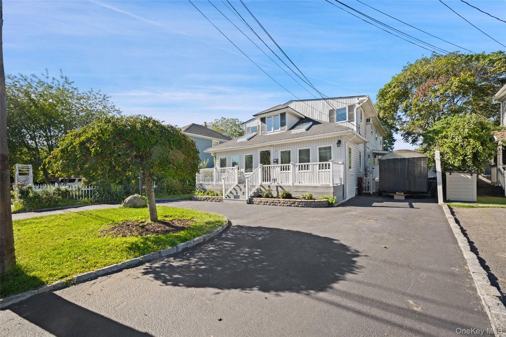 9 Watson, East Islip, NY 11730 — photo 2