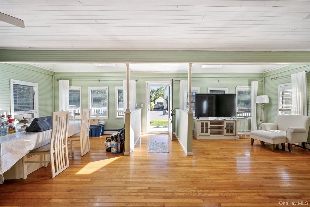 9 Watson, East Islip, NY 11730 — photo 5
