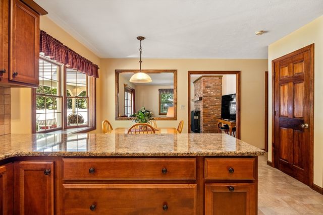 12 Blueberry Bend, South Hadley, MA 01075
