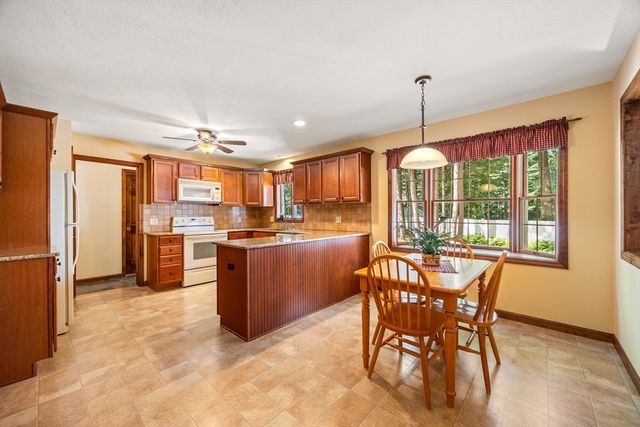 12 Blueberry Bend, South Hadley, MA 01075