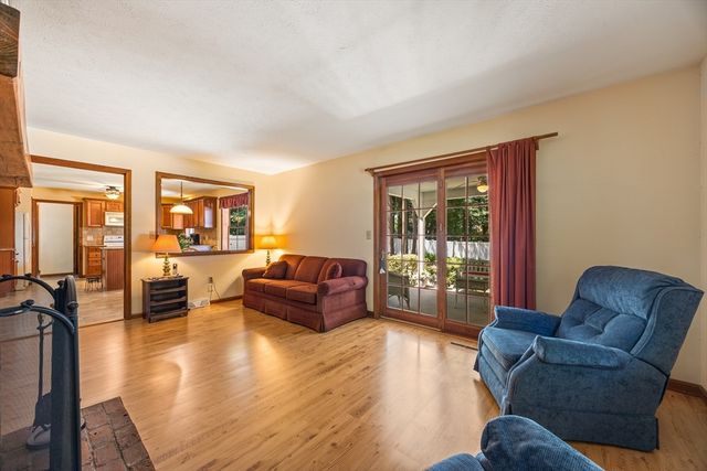 12 Blueberry Bend, South Hadley, MA 01075