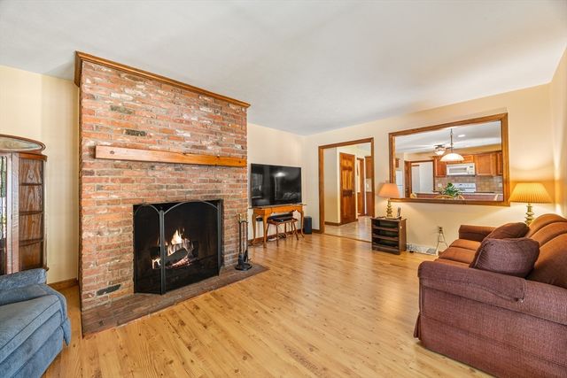 12 Blueberry Bend, South Hadley, MA 01075