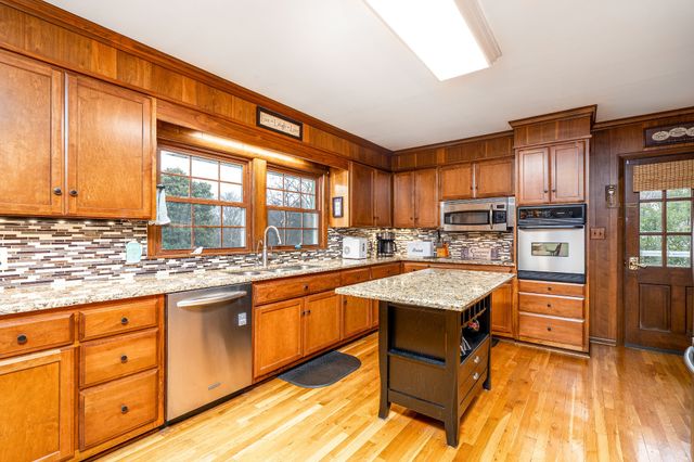 545 Puryears Bend Rd, Hartsville, TN 37074