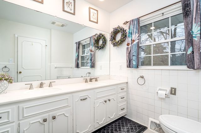 545 Puryears Bend Rd, Hartsville, TN 37074