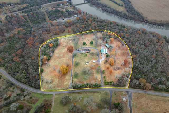 545 Puryears Bend Rd, Hartsville, TN 37074